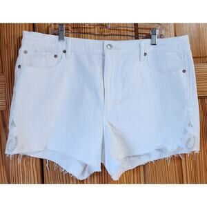 American Eagle Ex-Boyfriend Denim Shorts White NWT Size 16 Stretch Raw Hem